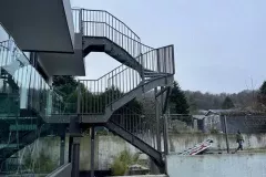 Escalier quart tournant avec balcons